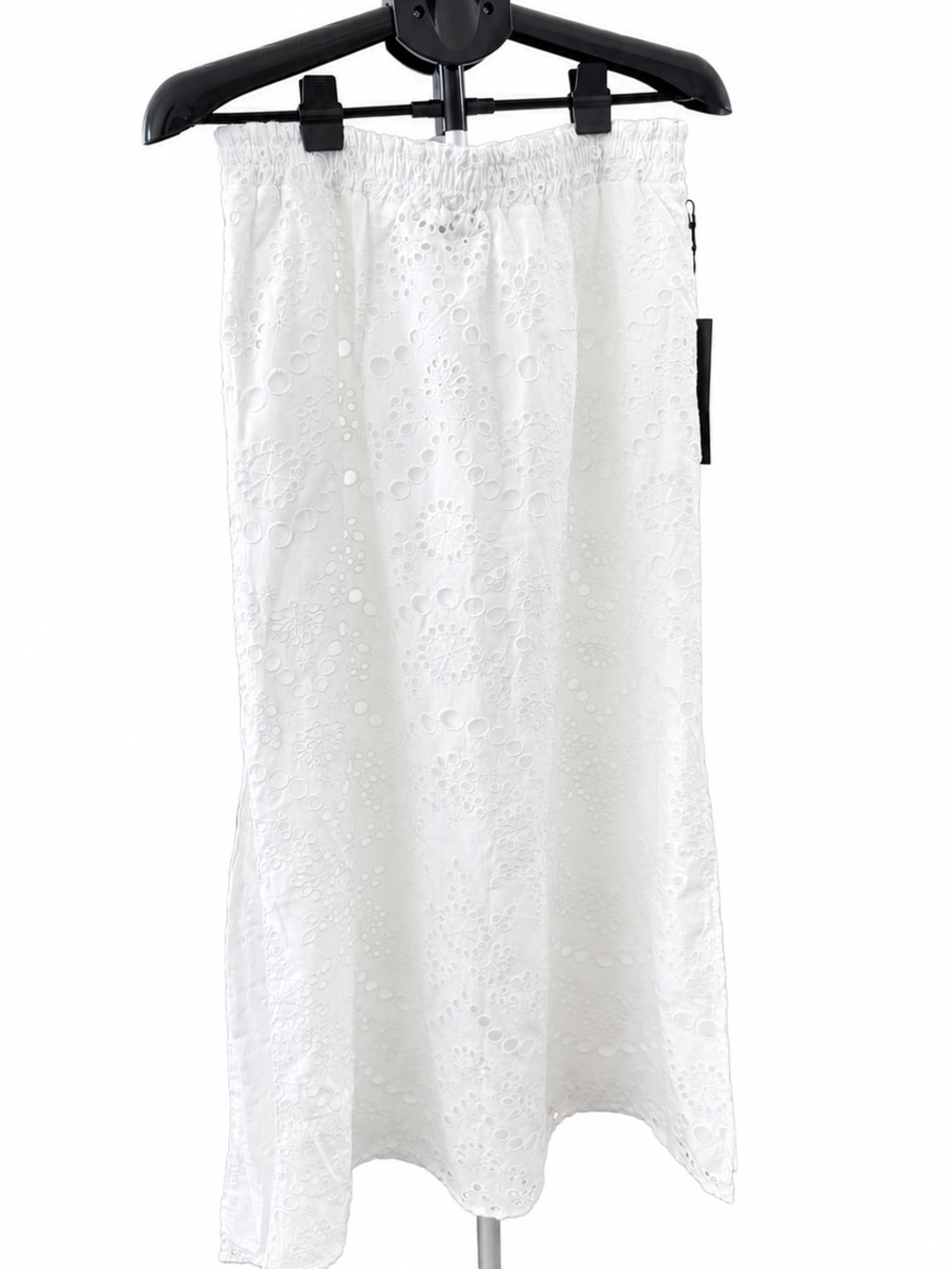 Thread & Supply White Eyelet Cotton Maxi Skirt – Size M